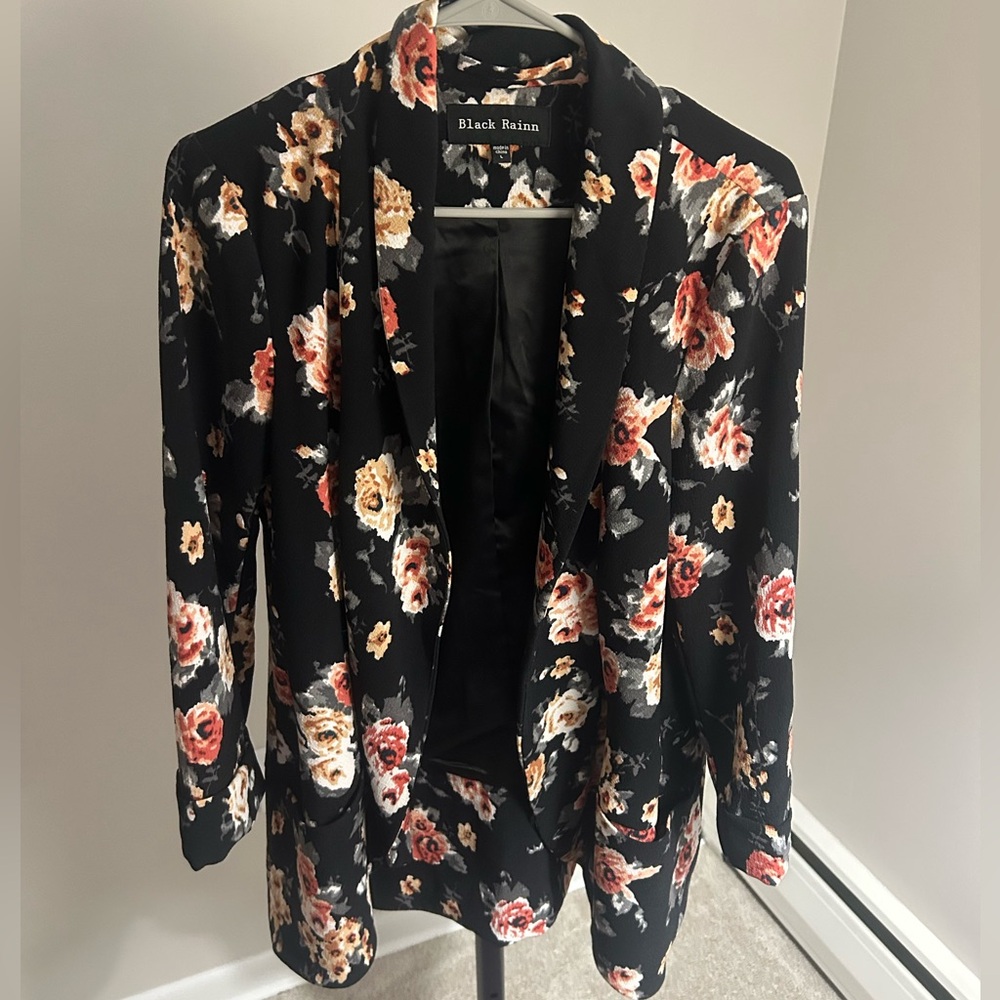Black Rainn size L black floral blazer